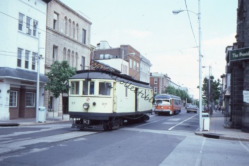 Red arrow trailer - trailer, septa